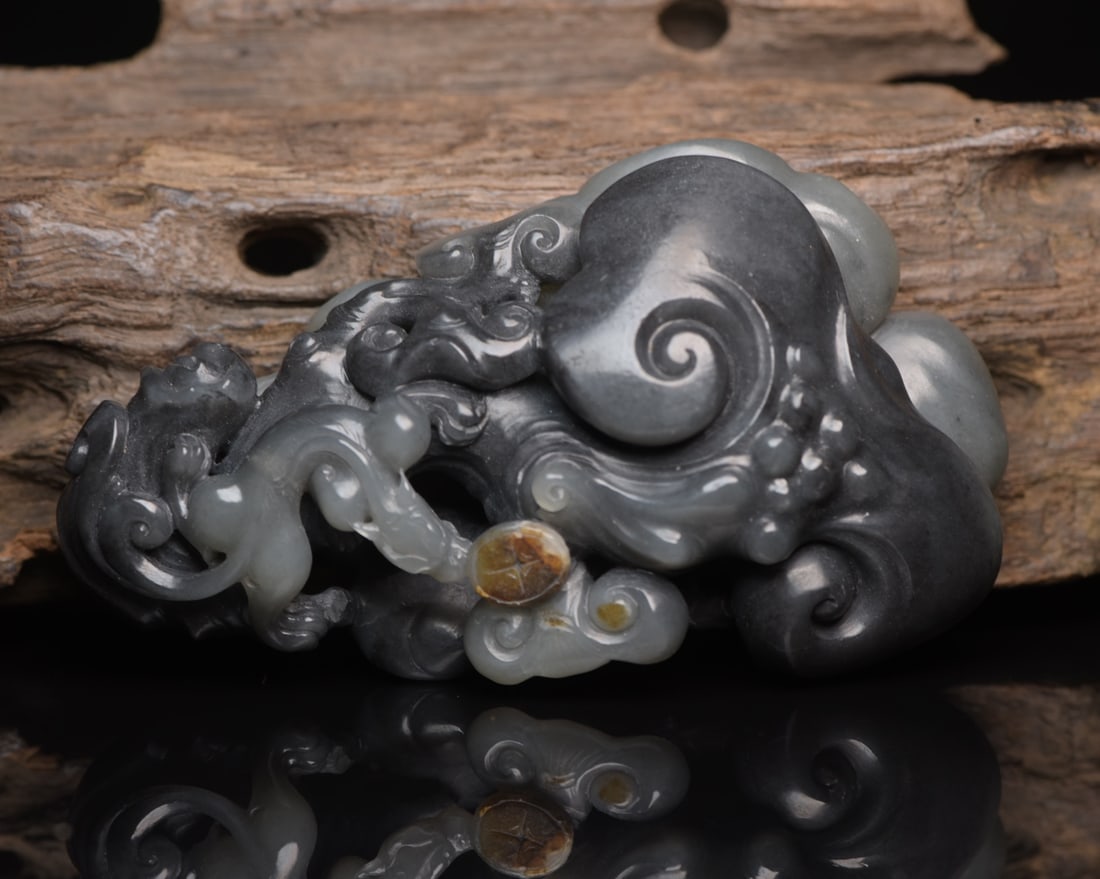 Hand Carved Chinese Hetian Jade Ruyi Statue - 2