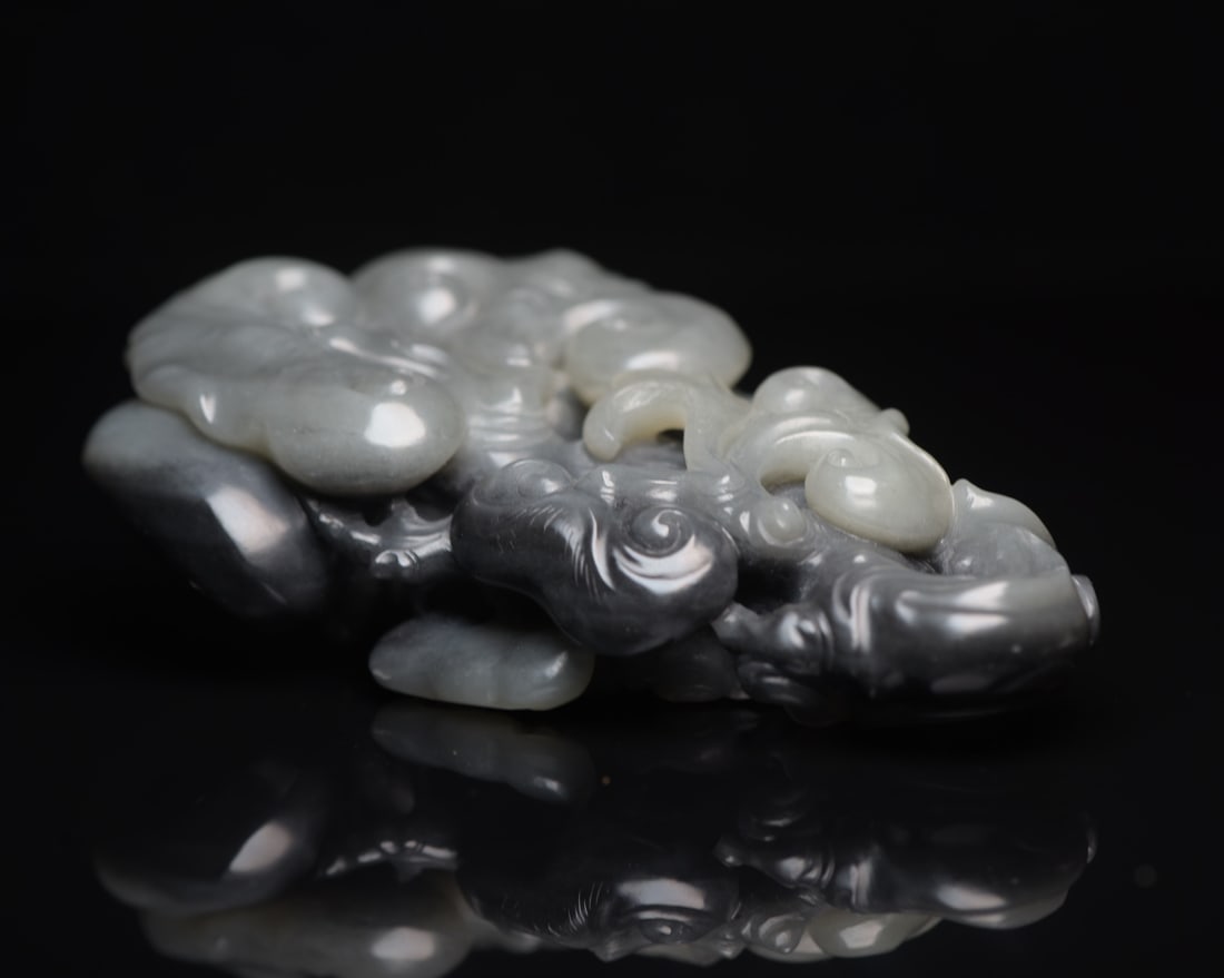 Hand Carved Chinese Hetian Jade Ruyi Statue - 3