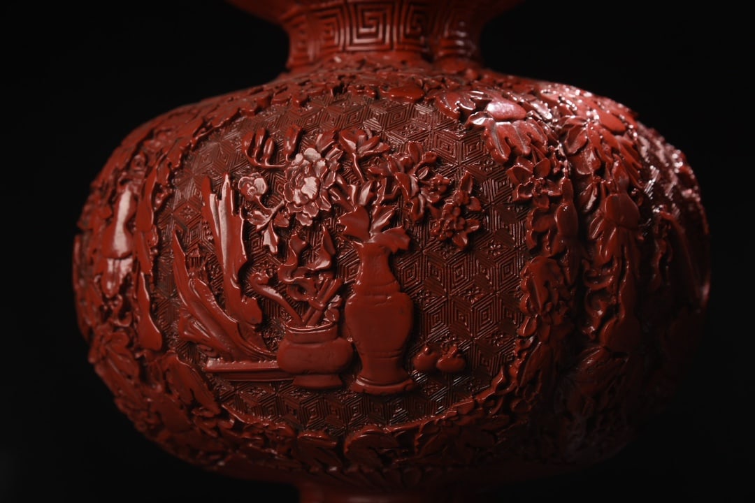 A Pair Chinese Red Lacquerware Vase - 3