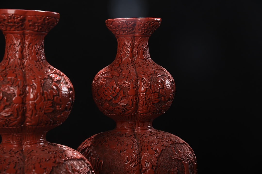 A Pair Chinese Red Lacquerware Vase - 7