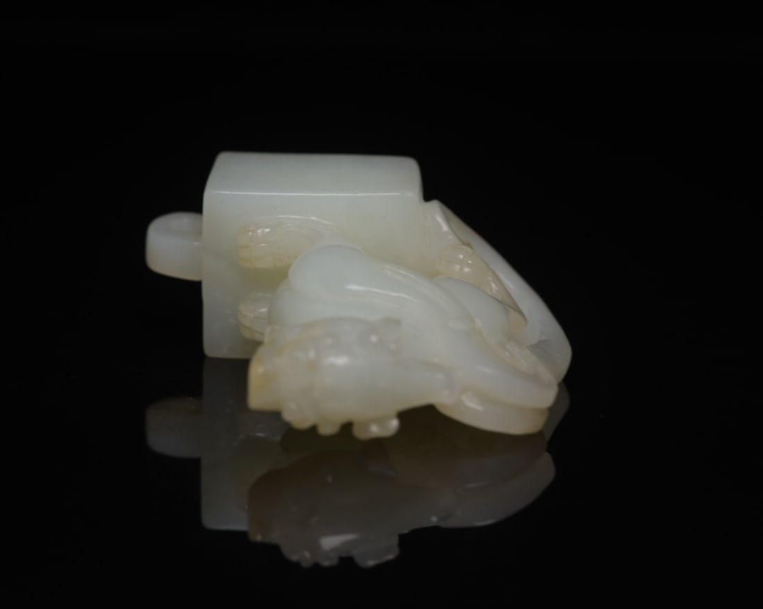 Old Chinese Hetian Jade Beast Seal Statue - 5