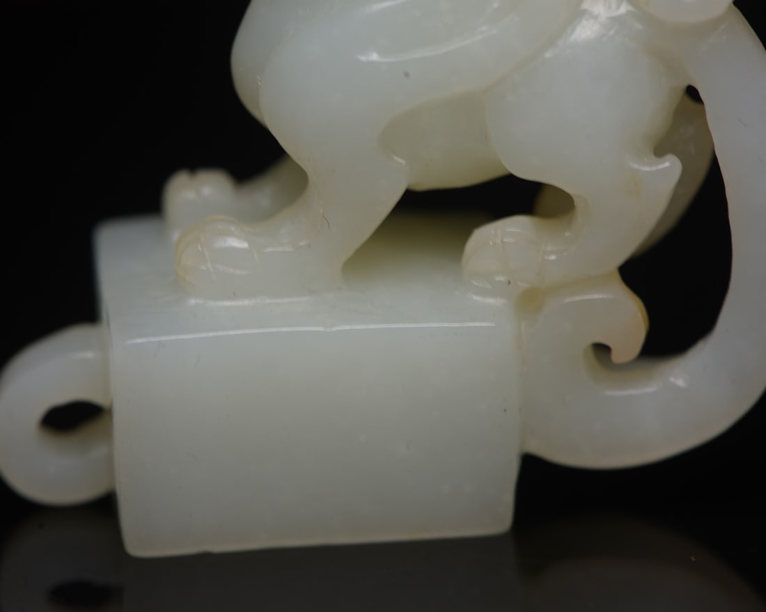 Old Chinese Hetian Jade Beast Seal Statue - 8