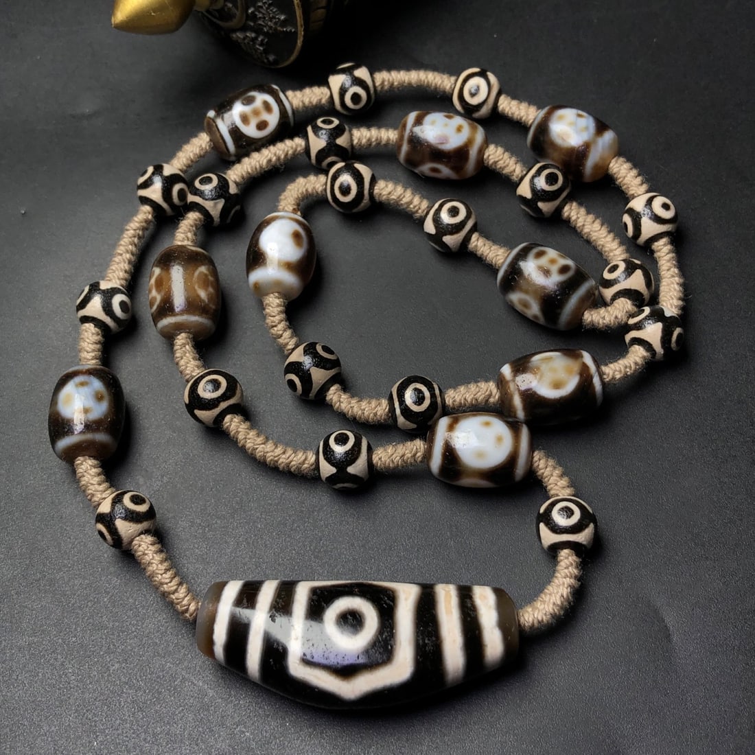 Tibetan Eight Eyes DZI Agate Necklace (1 of 9)
