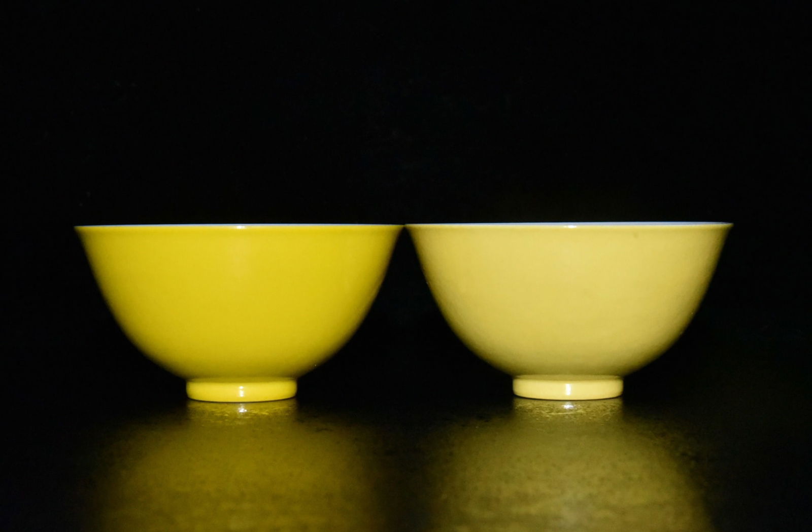A Pair Chinese Yellow Ground Blue and White Porcelain Bowl (1 of 9)