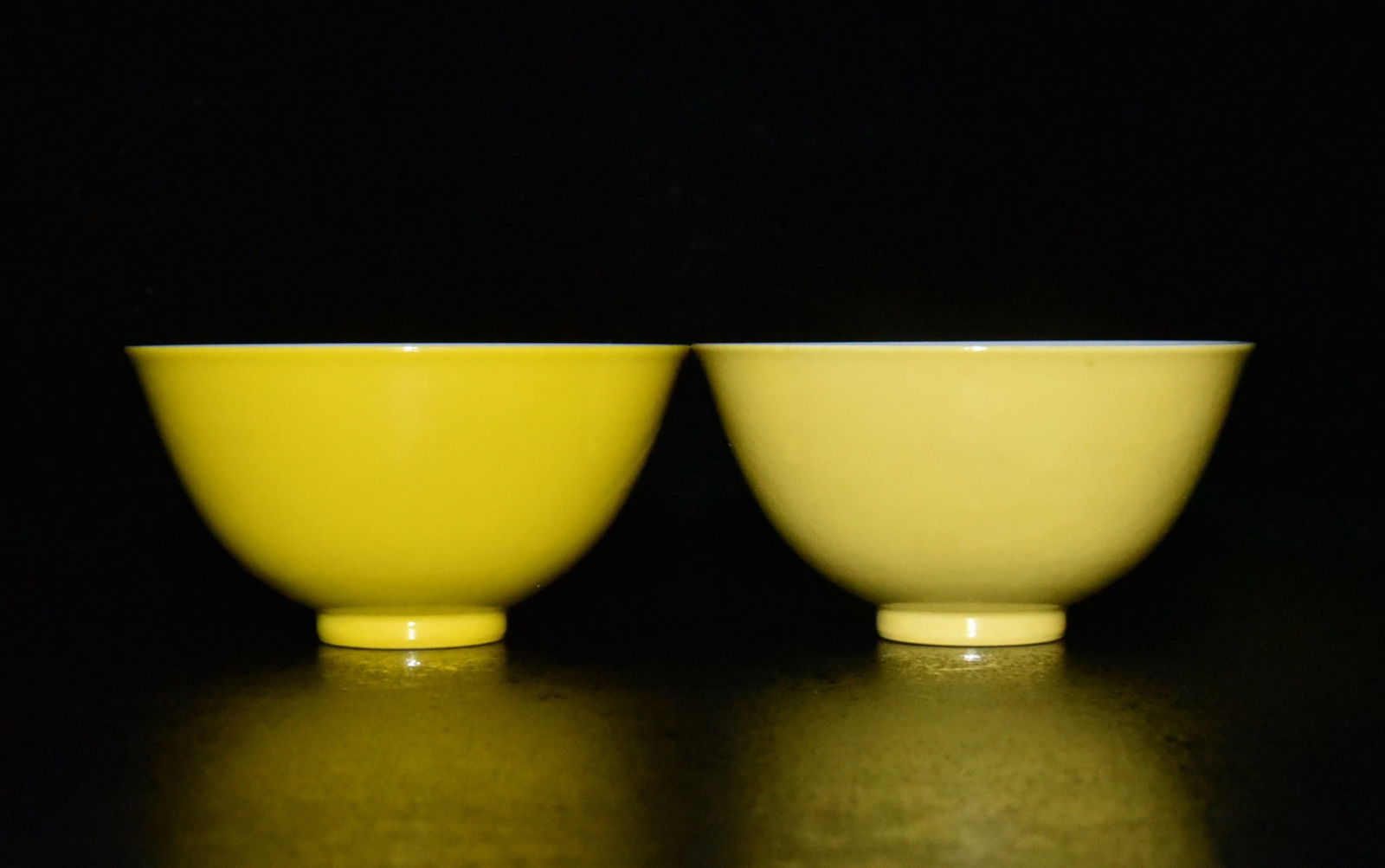 A Pair Chinese Yellow Ground Blue and White Porcelain Bowl - 2