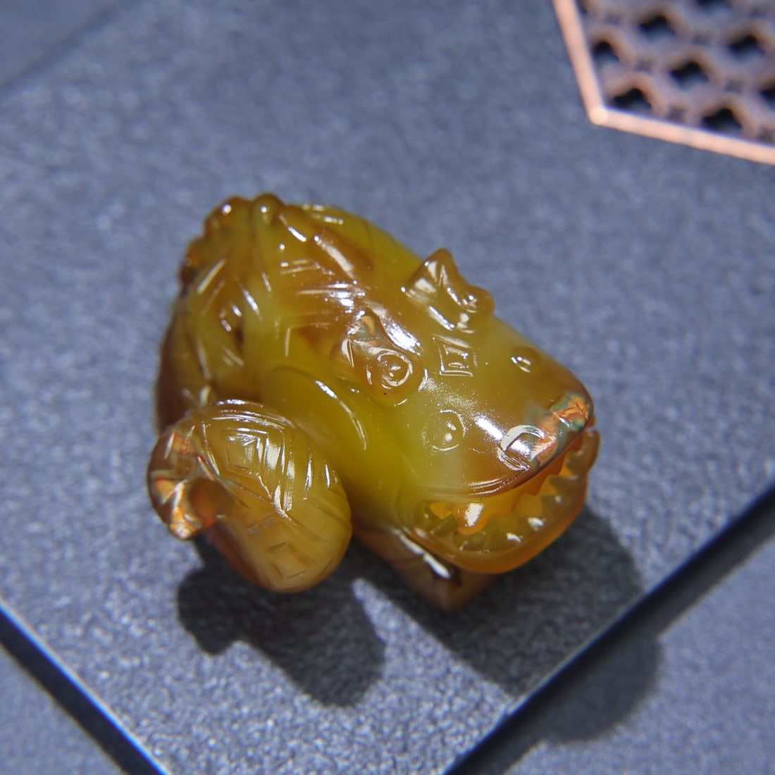 Old Chinese Agate Dragon Statue - 7