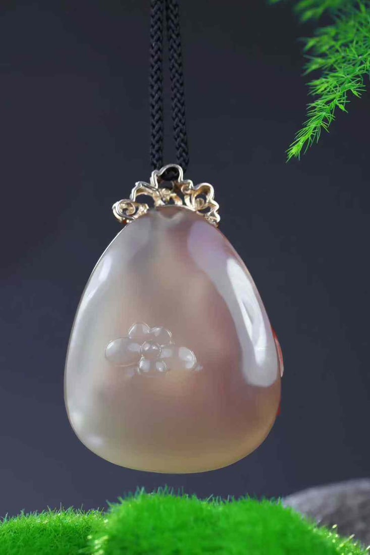 Hand-carved Nanhong Agate Magpie & Plum blossom Pendant with Certificate - 4