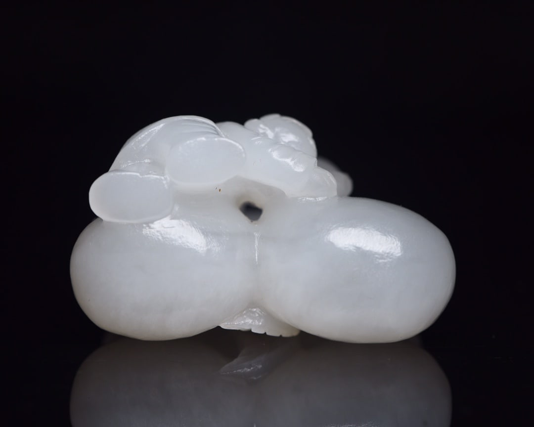 Openwork Chinese Hetian Jade Gourd Pendant - 2