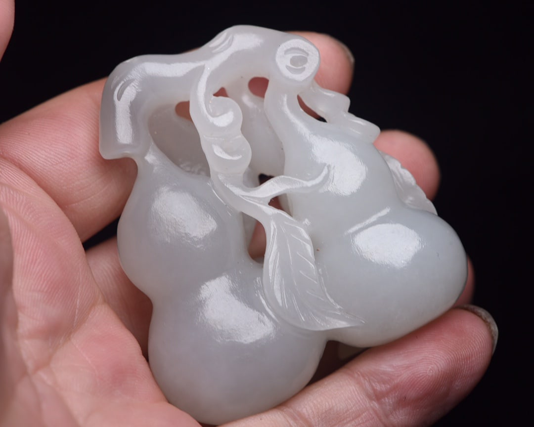 Openwork Chinese Hetian Jade Gourd Pendant - 8