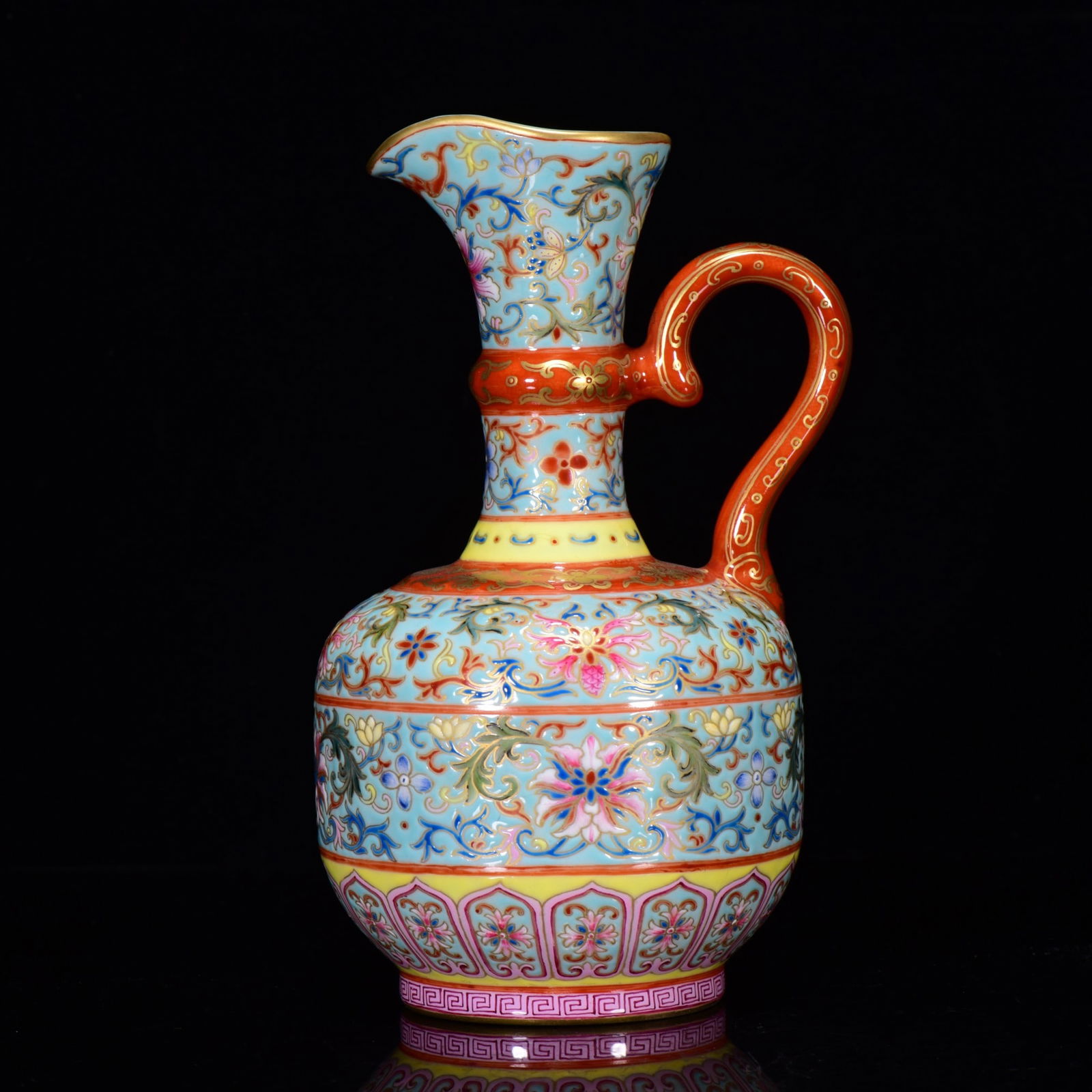 Chinese Gilt Gold Enamel Flower Design Porcelain HUA JIAO: Title: Chinese Gilt Gold Enamel Flower Design Porcelain HUA JIAO Origin: Chinese Date/Period: After1860 Materials: Porcelain Dimensions: 190x120(mm) 7.48x4.72(inches) Reserve: $1,499.00 