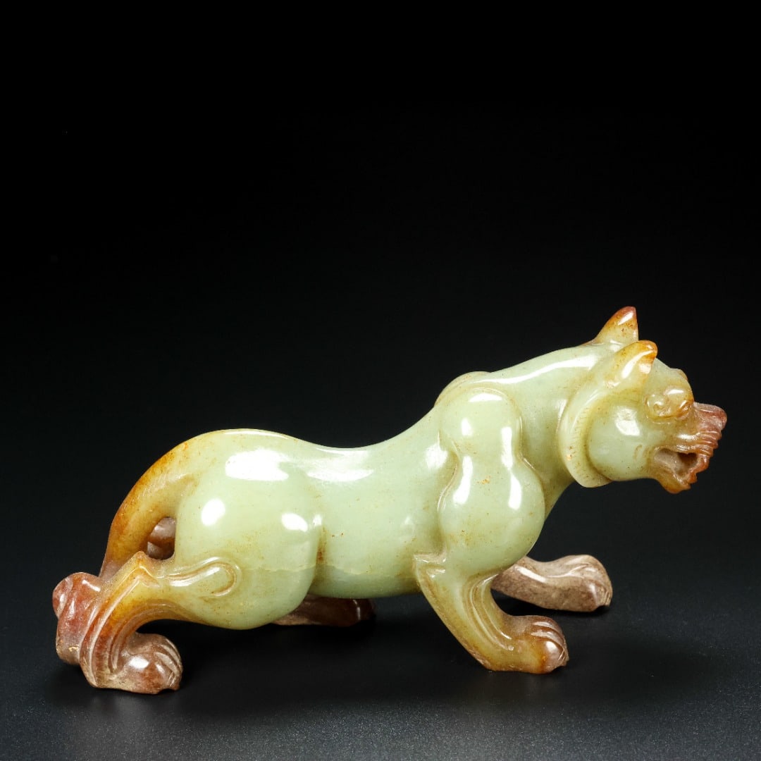 Old Chinese Hetian Jade Tigre Staute (1 of 9)