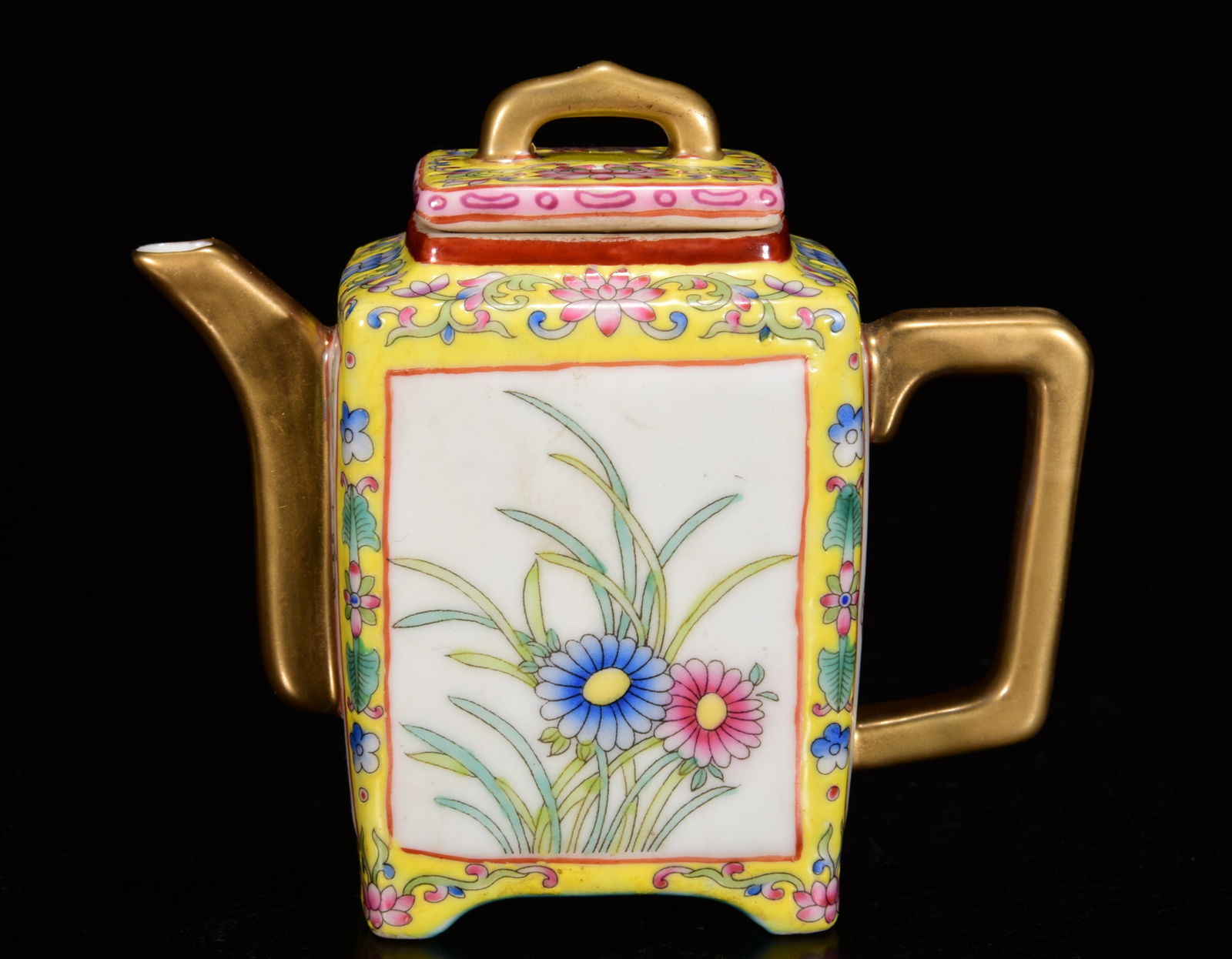A Set Chinese Gilt Gold Yellow Ground Famille Rose Porcelain Teapot,Cup,tea tray - 4