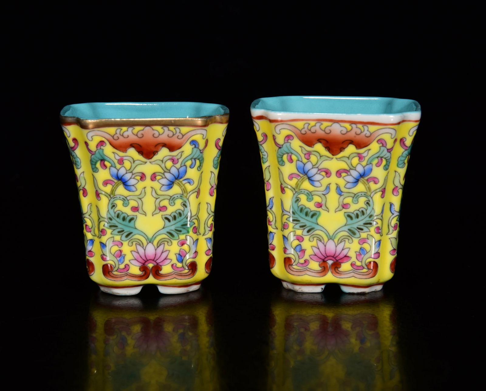 A Set Chinese Gilt Gold Yellow Ground Famille Rose Porcelain Teapot,Cup,tea tray - 5