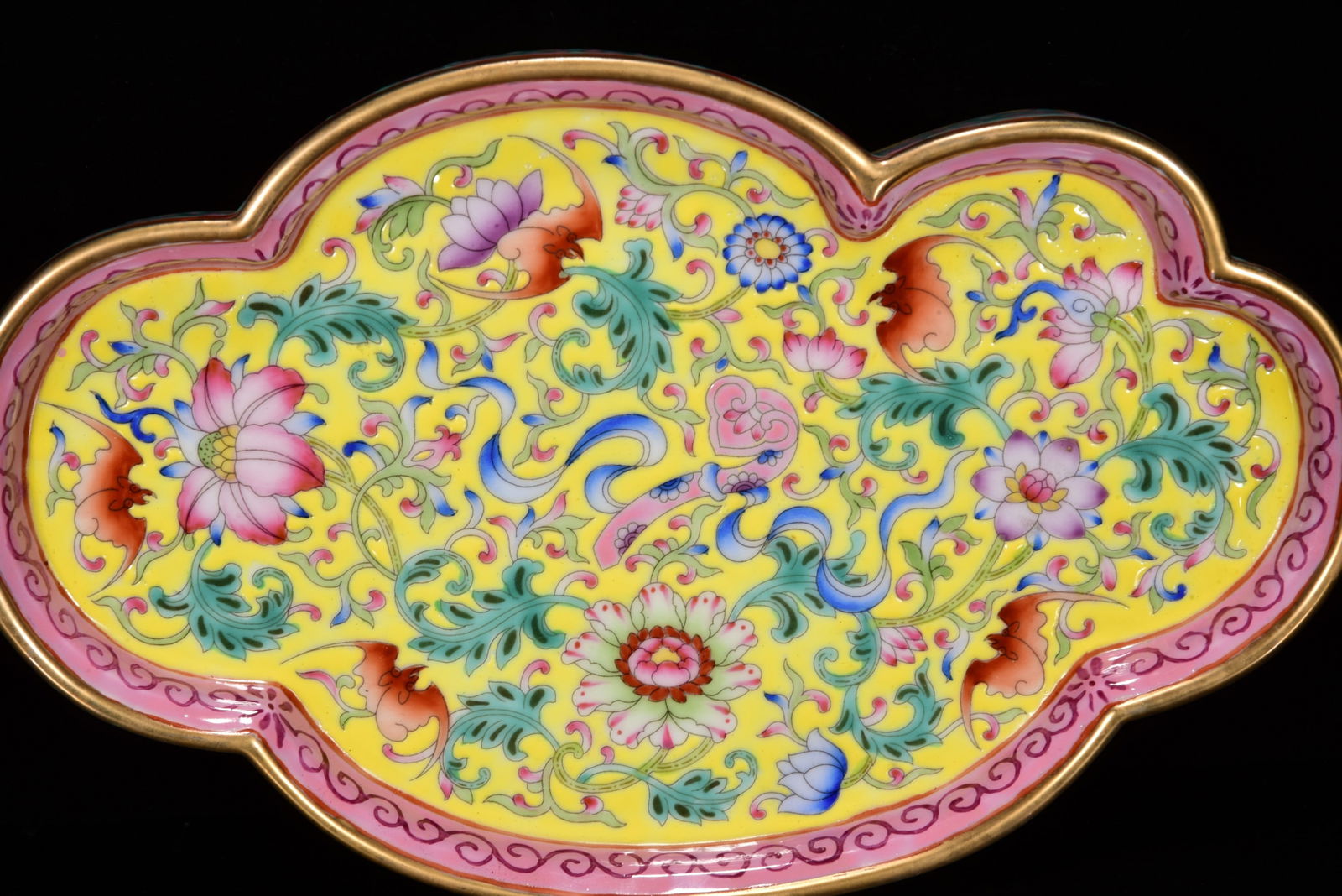 A Set Chinese Gilt Gold Yellow Ground Famille Rose Porcelain Teapot,Cup,tea tray - 6