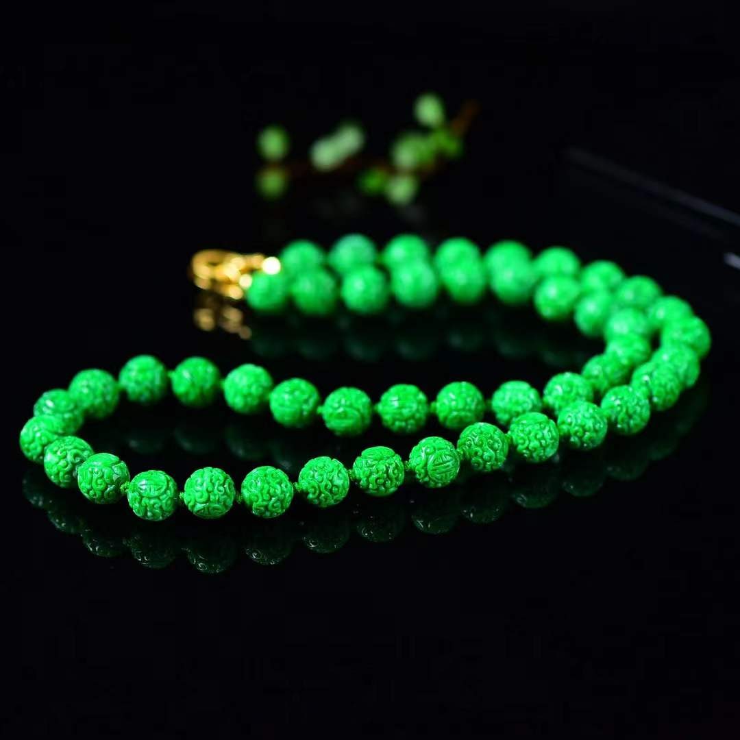 Natural Green Jadeite Beads Necklace with Certificate (1 of 6)