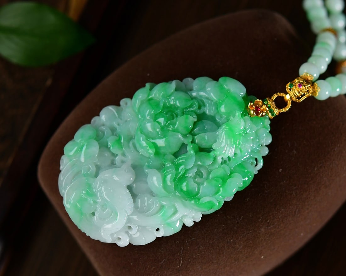 Hand-carved Natural Green Jadeite Flower Bird Pendant with Certificate - 3