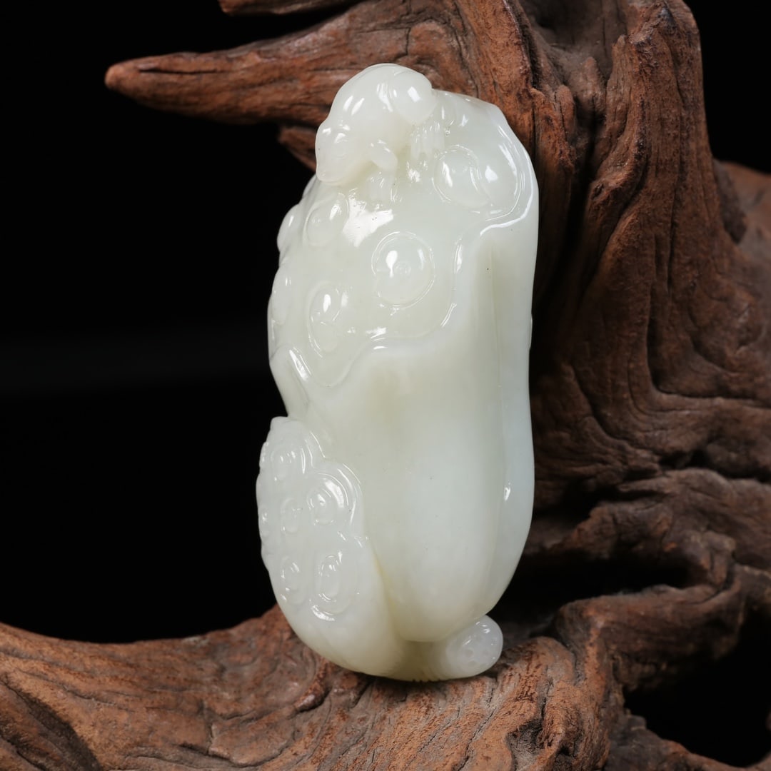 Chinese Hetian Jade Carved Lotus Pod & Frog Pendant - 2