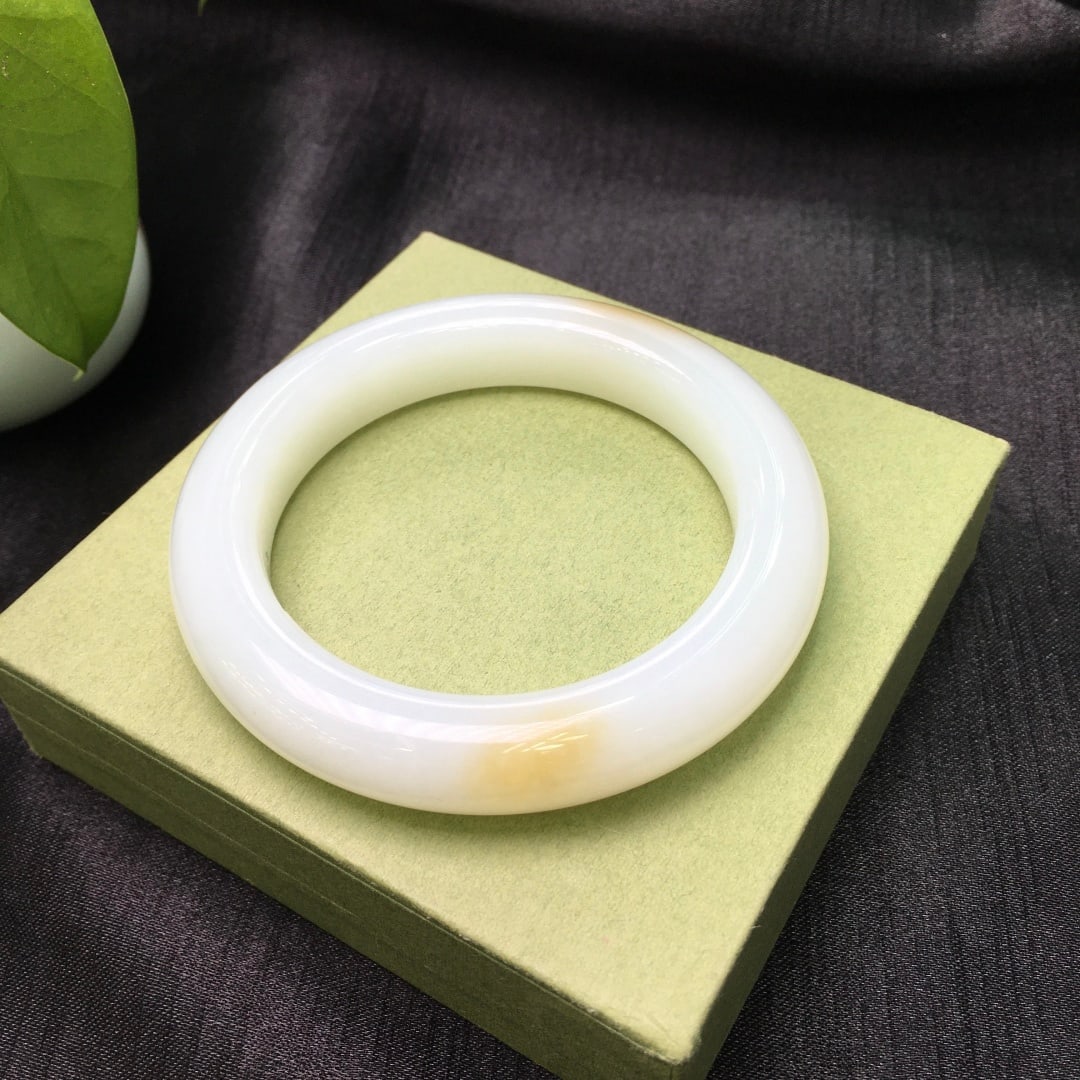 Inside Diameter 56mm High Quality Chinese Sugar White Hetian Jade Bracelet - 2