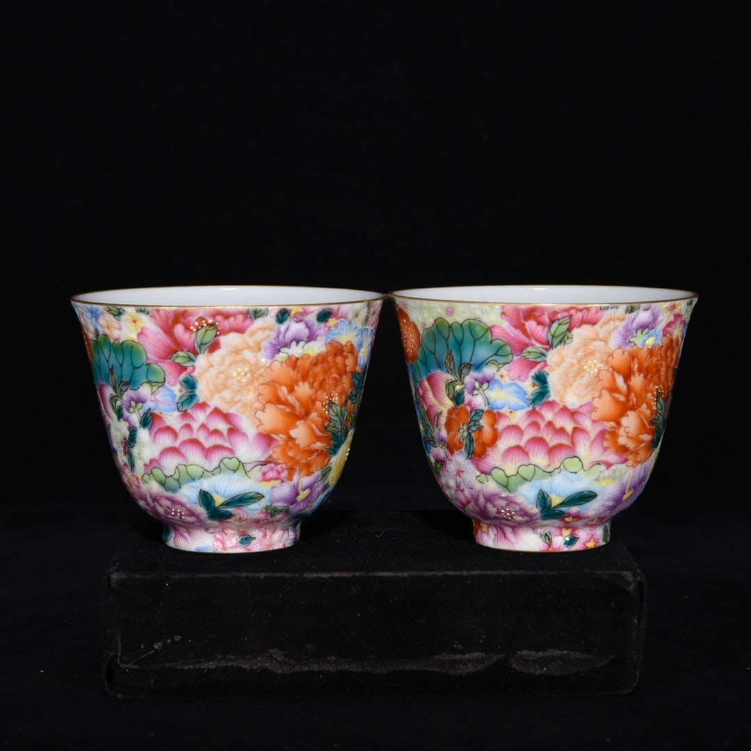 A Pair Chinese Gilt Edge Famille Rose Enamel All Flowers Bloom Together Design Porcelain Cups (1 of 9)