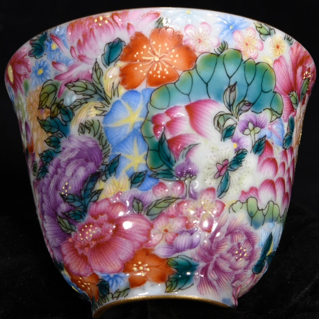 A Pair Chinese Gilt Edge Famille Rose Enamel All Flowers Bloom Together Design Porcelain Cups - 5