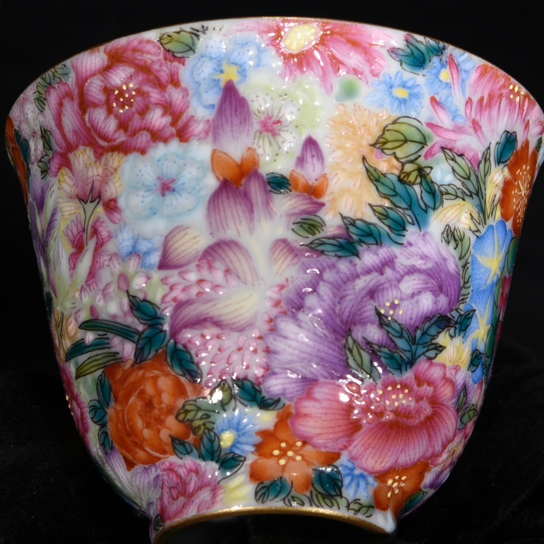A Pair Chinese Gilt Edge Famille Rose Enamel All Flowers Bloom Together Design Porcelain Cups - 6