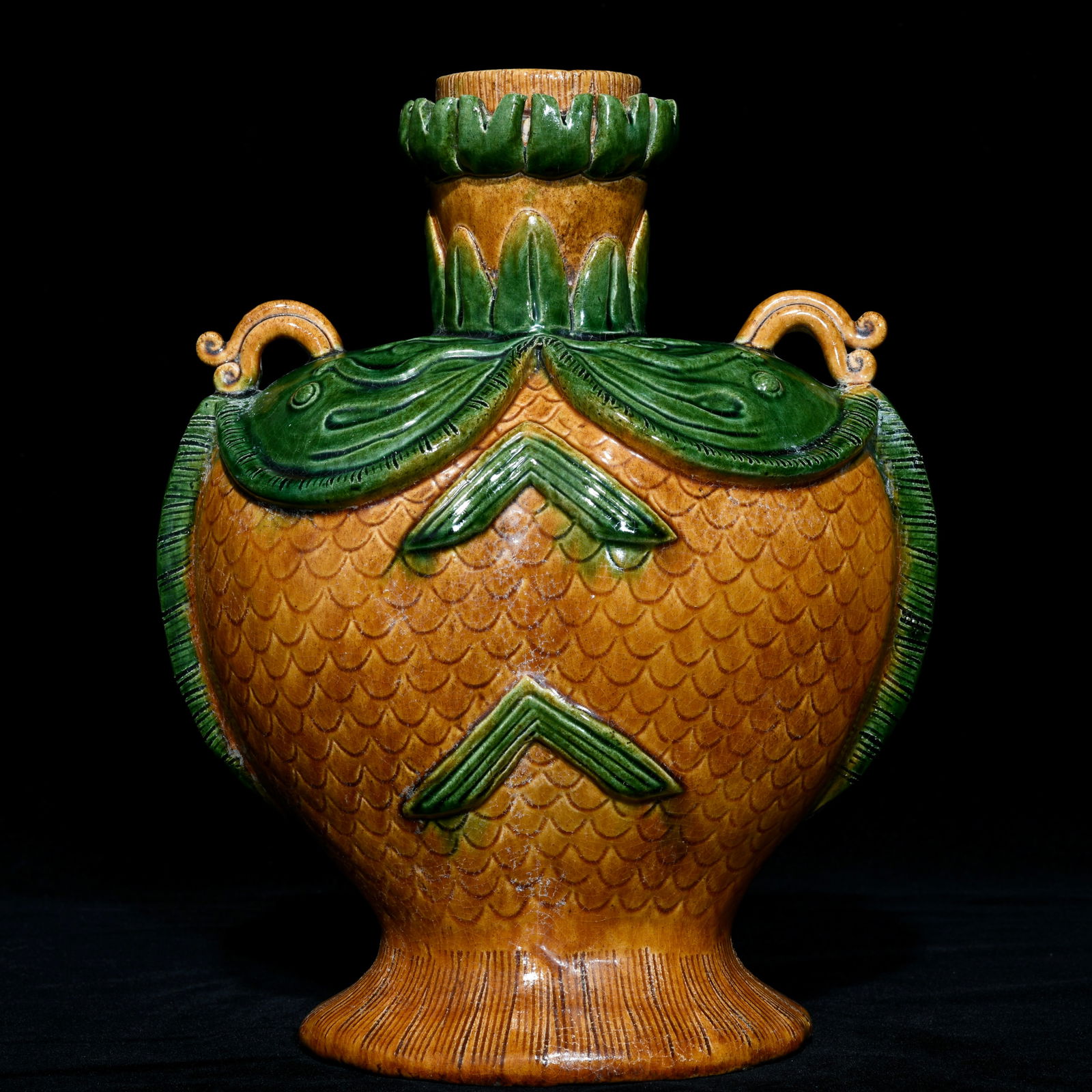 Chinese Liao San Cai Double Fish Porcelain Vase - 2
