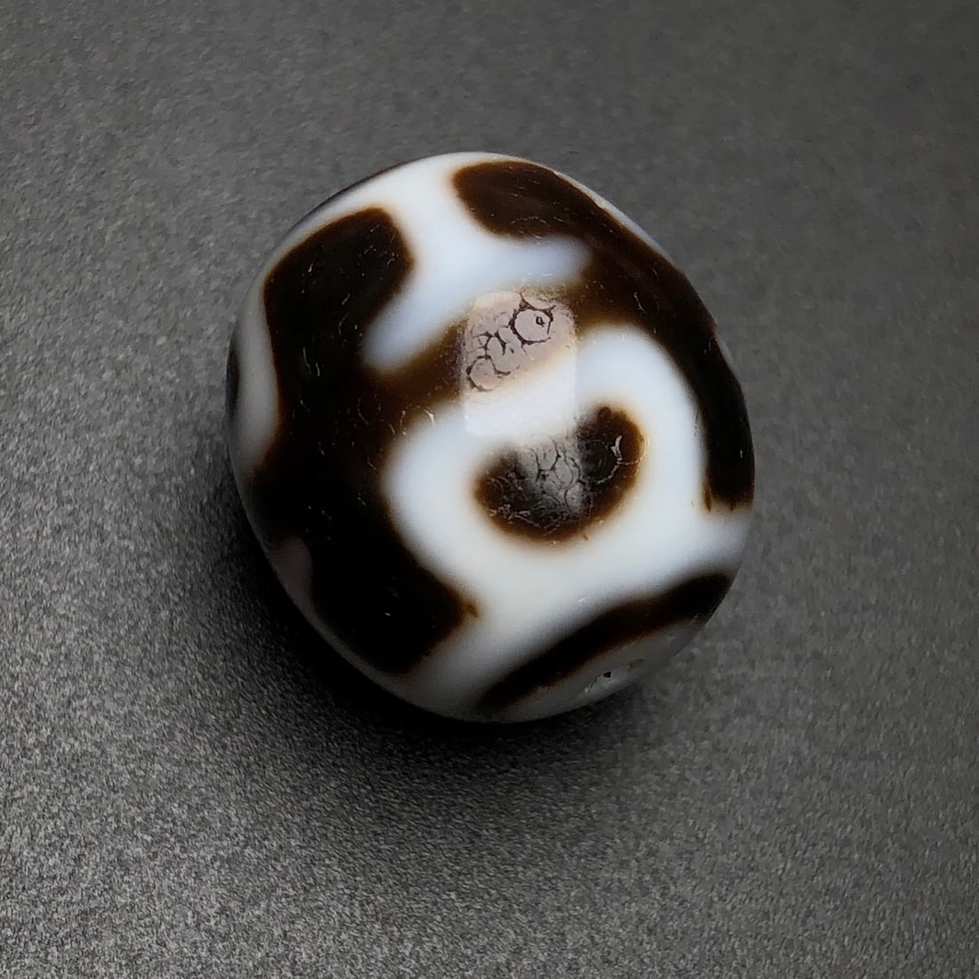 Old Tibetan DZI Agate Lucky Pendant (1 of 9)