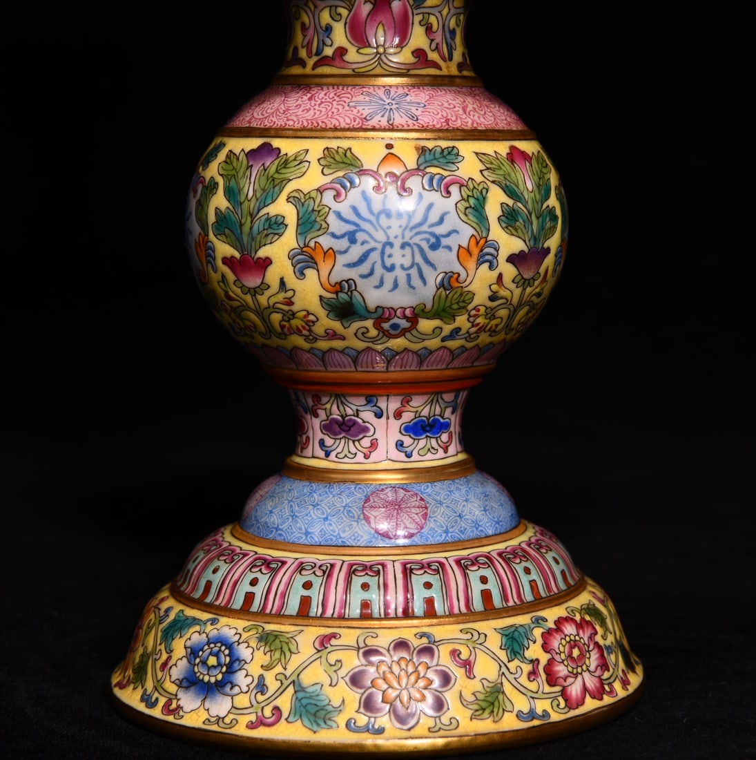 A Pair Chinese Gilt Edge Famille Rose Flowers Design Porcelain Candlestick - 5