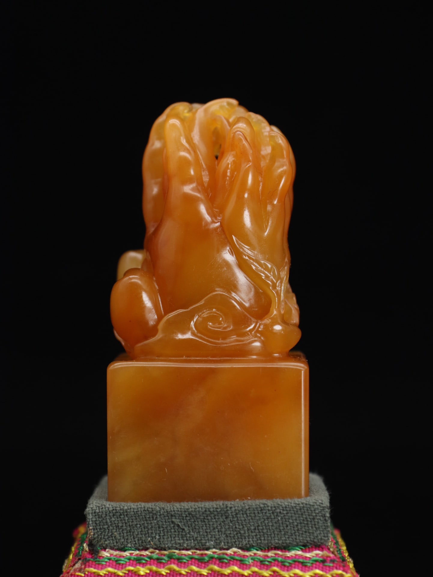 Superb Vintage Chinese Tianhuang Stone Carved Chayote & Peach Seal - 3