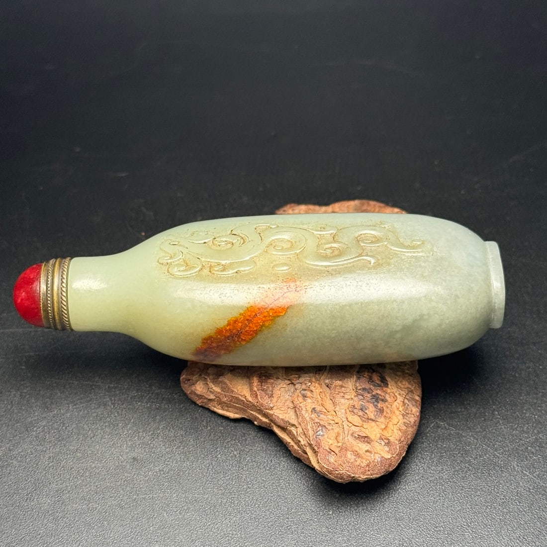 Chinese Hetian Jade Low Relief Chi Dragon Snuff Bottle - 7