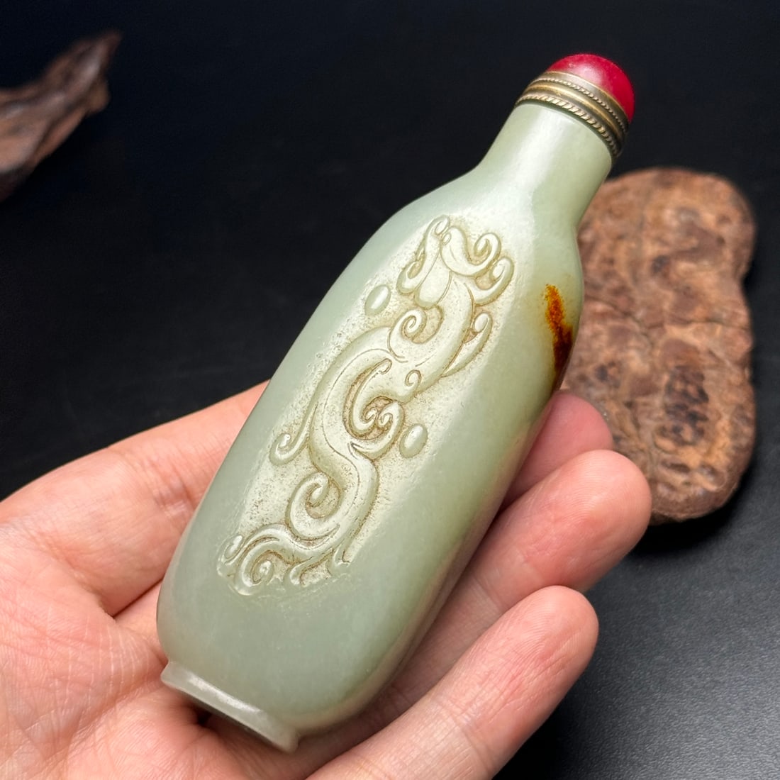 Chinese Hetian Jade Low Relief Chi Dragon Snuff Bottle - 8