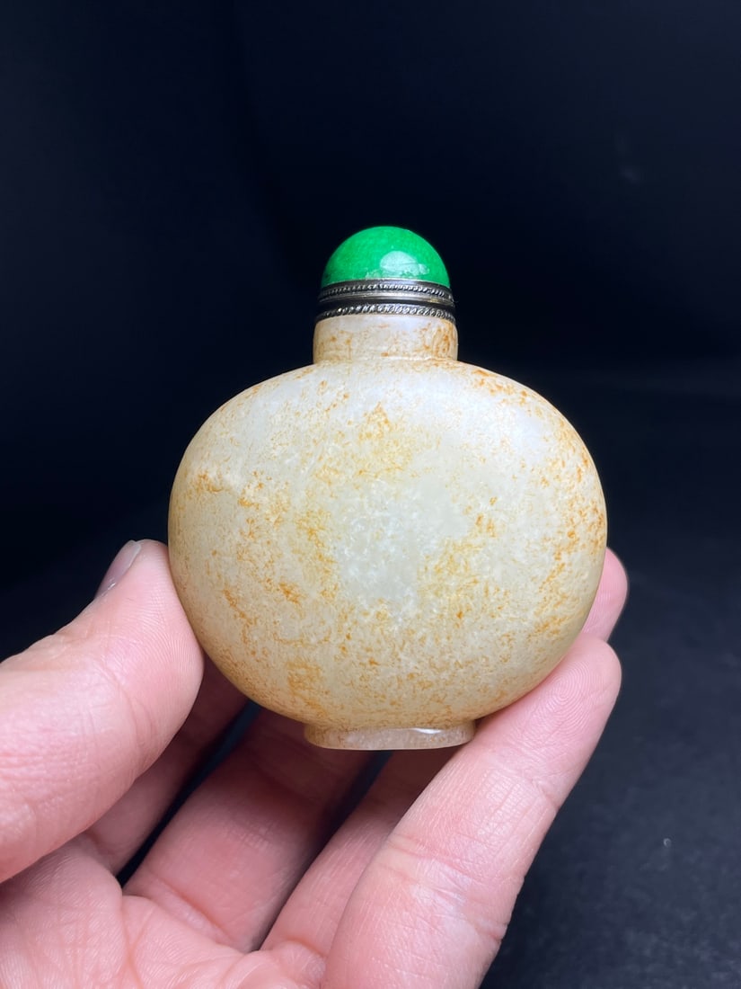 Vintage Chinese Hetian Jade Snuff Bottle - 2