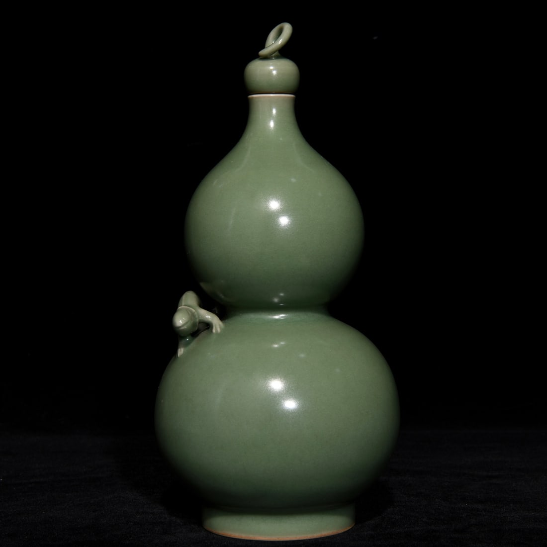 Chinese Longquan Kiln Gourd Shape Porcelain Vase - 2