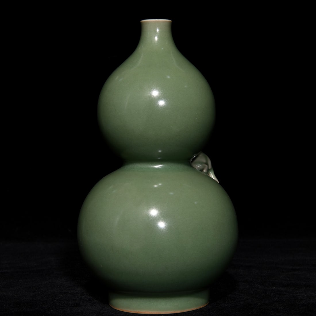 Chinese Longquan Kiln Gourd Shape Porcelain Vase - 3