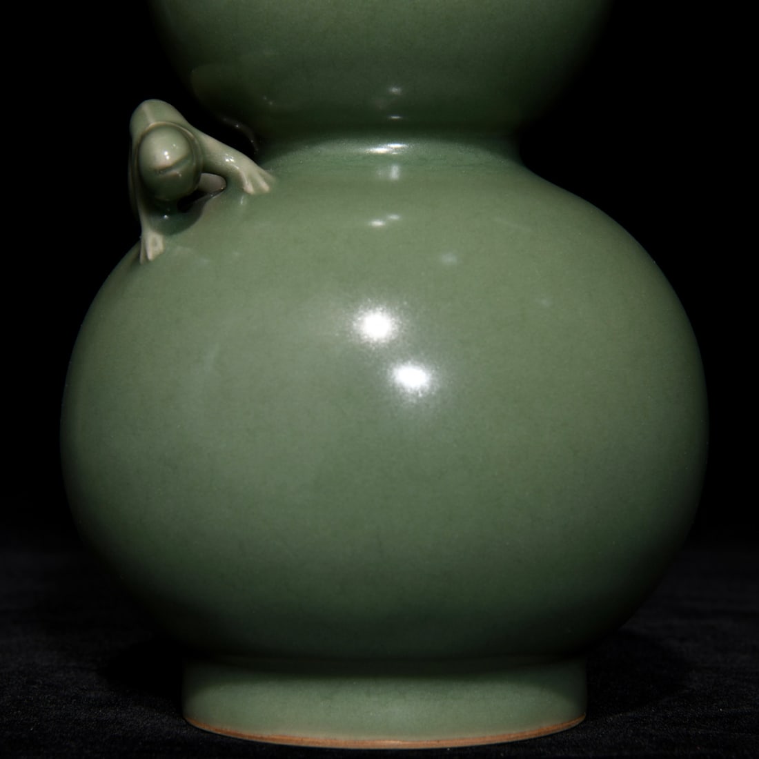 Chinese Longquan Kiln Gourd Shape Porcelain Vase - 6