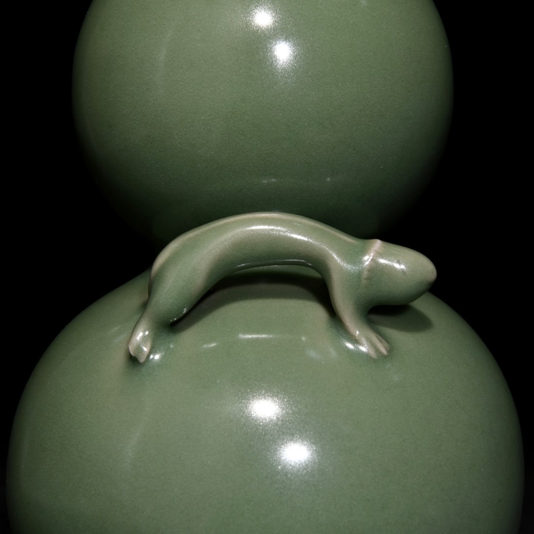 Chinese Longquan Kiln Gourd Shape Porcelain Vase - 7