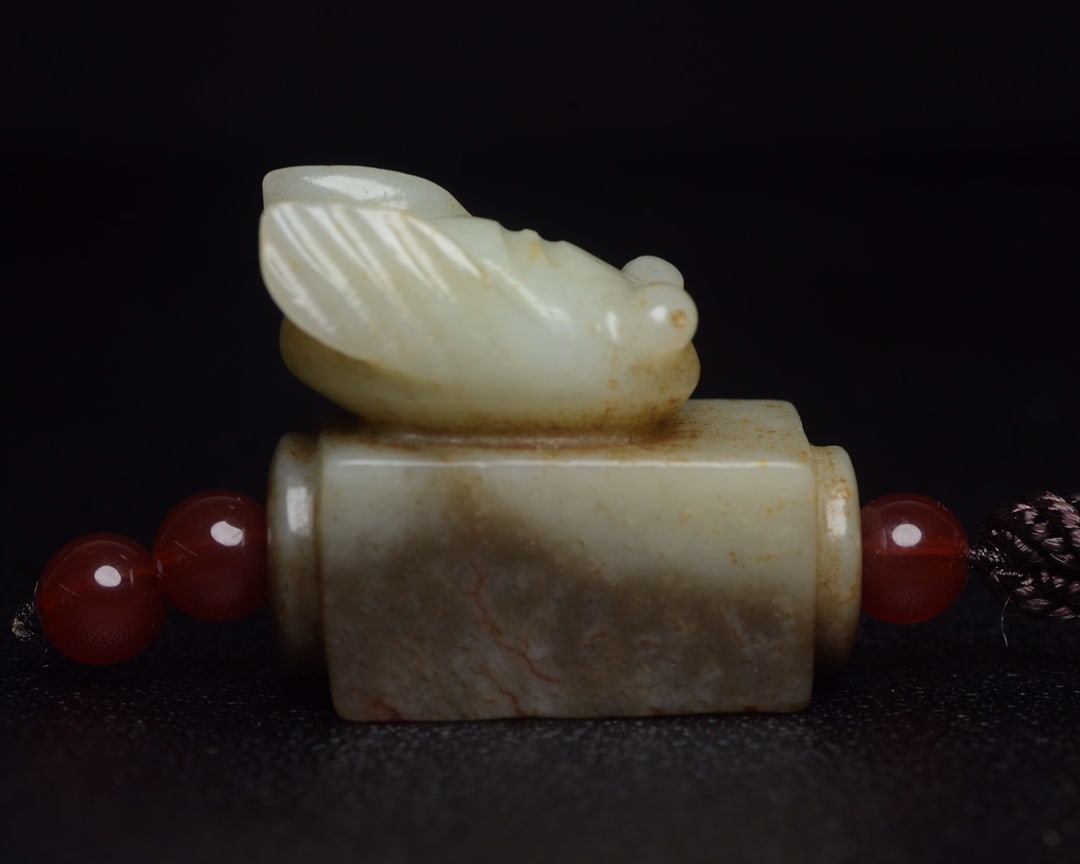 Old Chinese Hetian Jade Cicada Pendant - 3