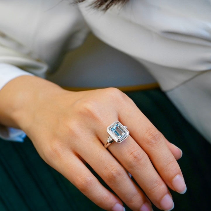 14K GOLD 2.3 CT NATURAL AQUAMARINE & DIAMOND RING - 8