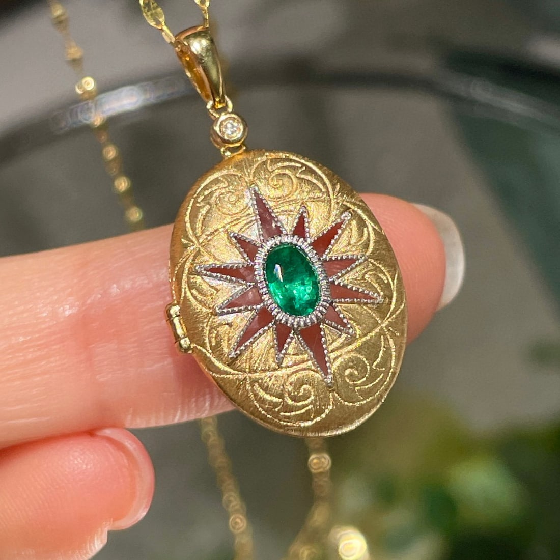 14K GOLD 0.2 CT NATURAL EMERALD & DIAMOND PENDANT (1 of 7)