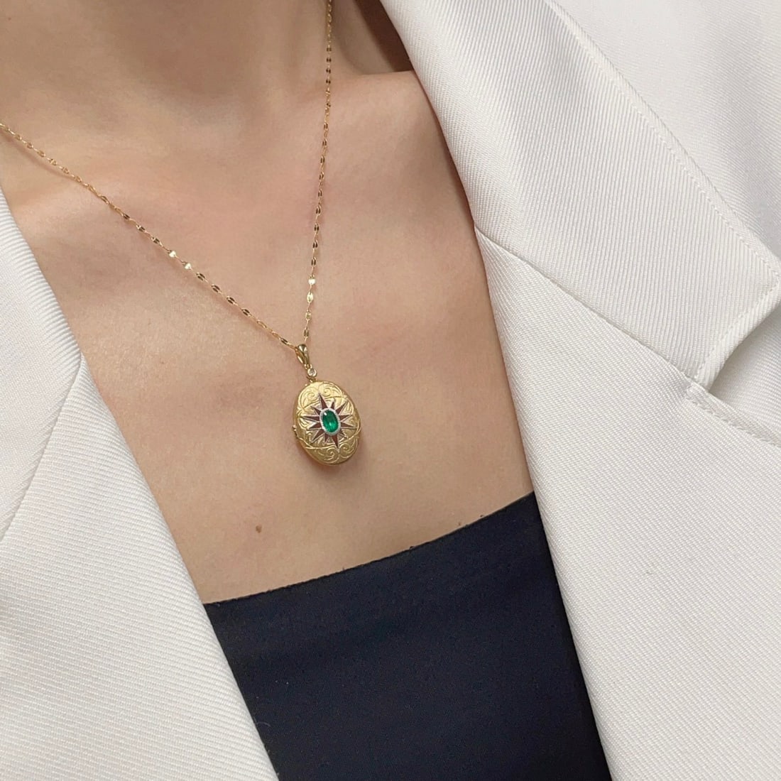 14K GOLD 0.2 CT NATURAL EMERALD & DIAMOND PENDANT - 6