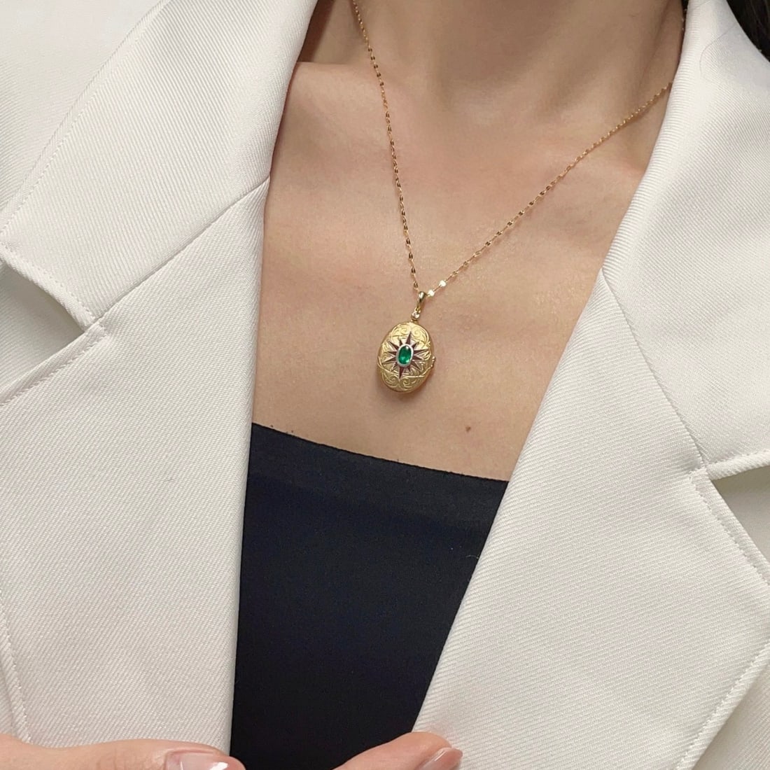 14K GOLD 0.2 CT NATURAL EMERALD & DIAMOND PENDANT - 7