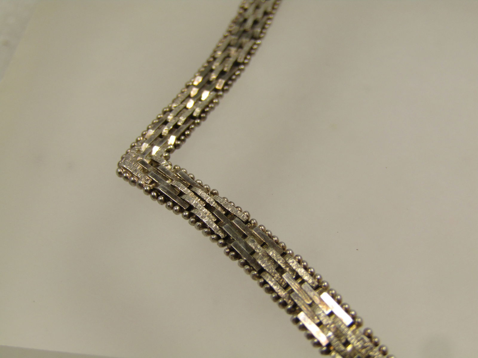 Vintage Sterling Basket Weave Necklace, V-Drop Front, Reversible, 16" and 5mm wide, 1980's. - 4