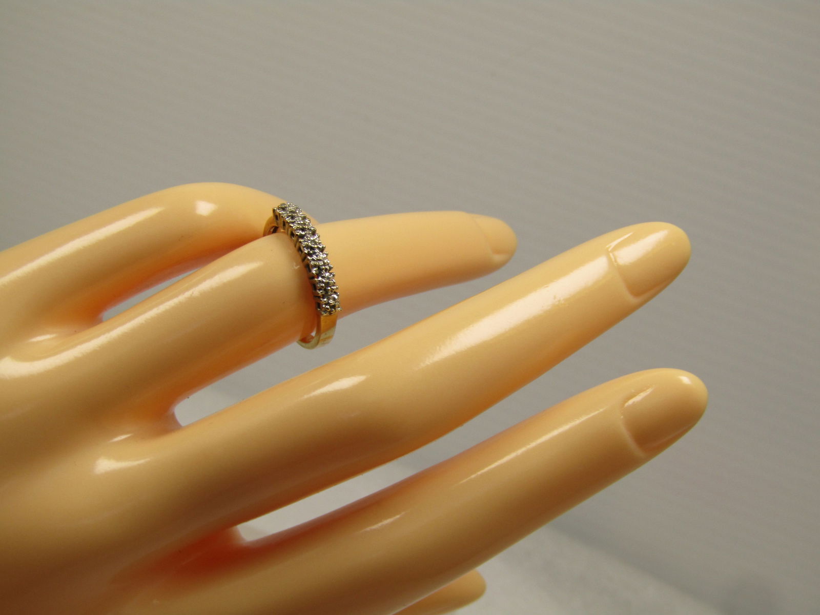 Vintage 10kt Diamond Band Ring, Sz. 7, 1960's-1970's. Signed - 8