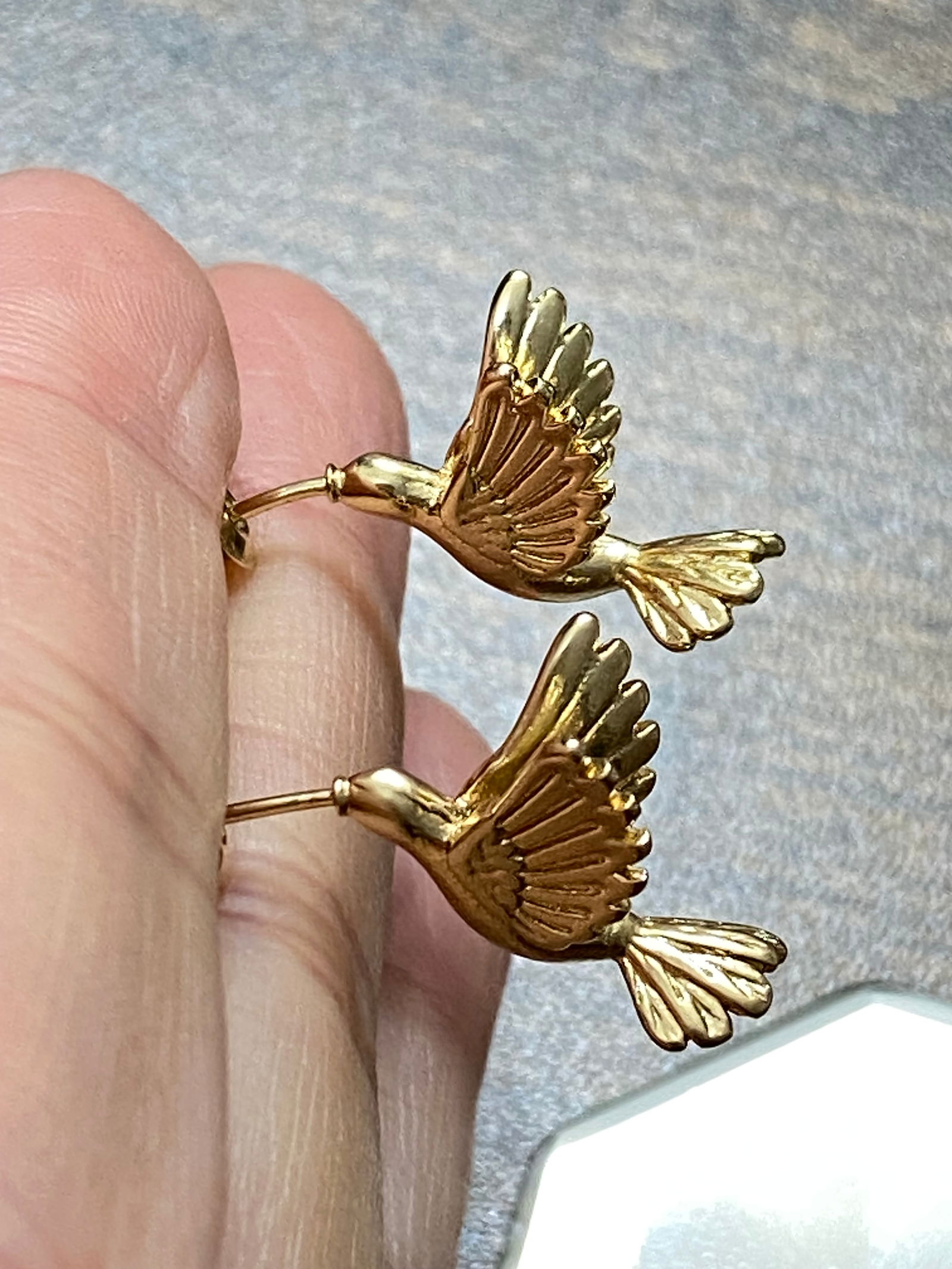 Gold-Plated 3D hummingbird design earrings - 3