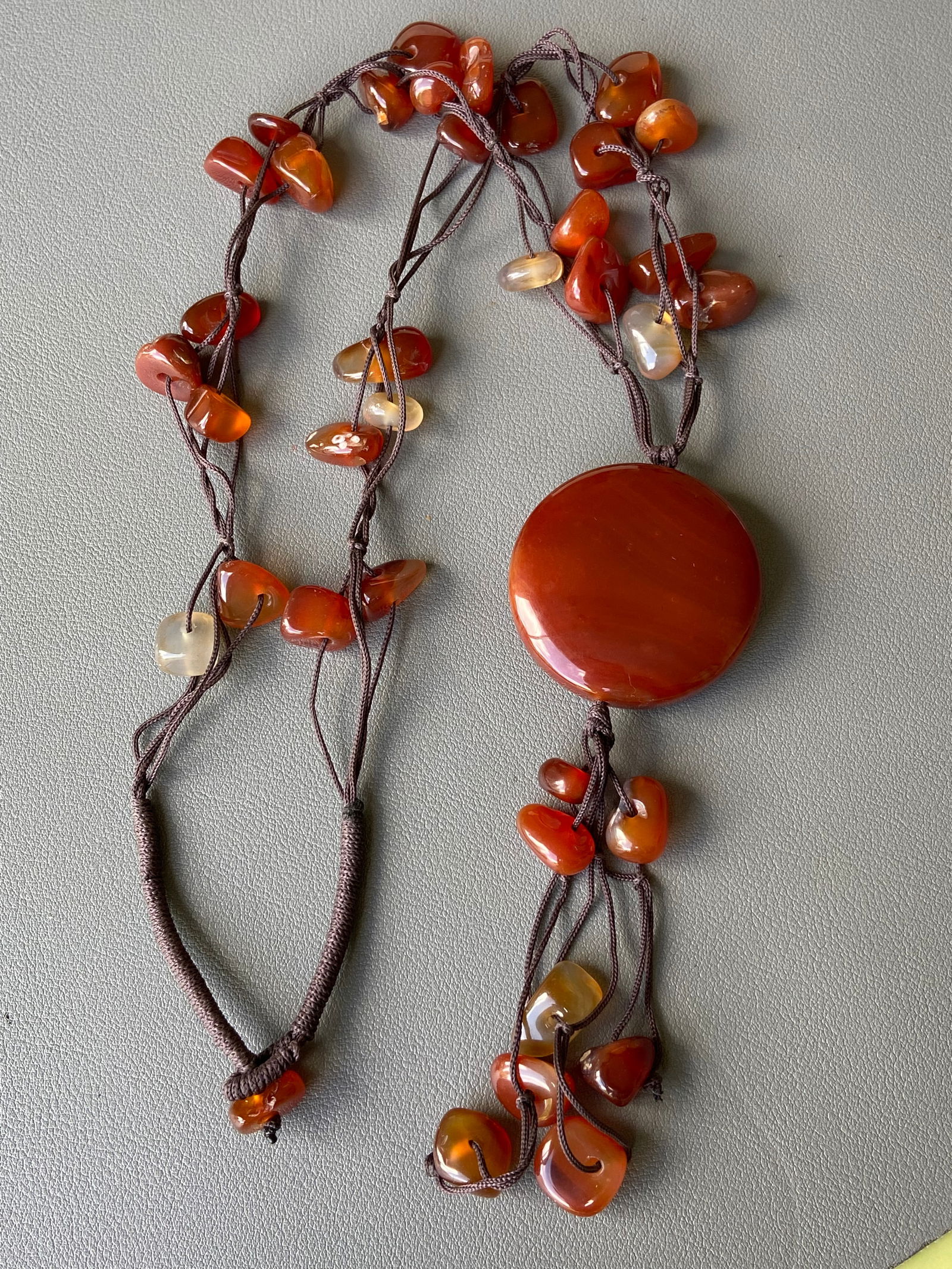 Vintage Elegant Red Agate Cornelian Necklace with Statement Pendant - 3