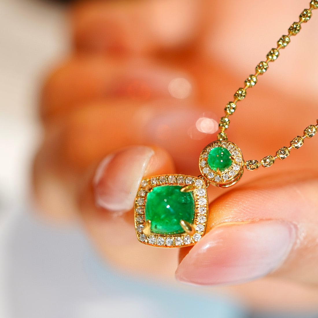 14K GOLD 1.7 CTW VIVID GREEN NATURAL EMERALD & EMERALD PENDANT - 5