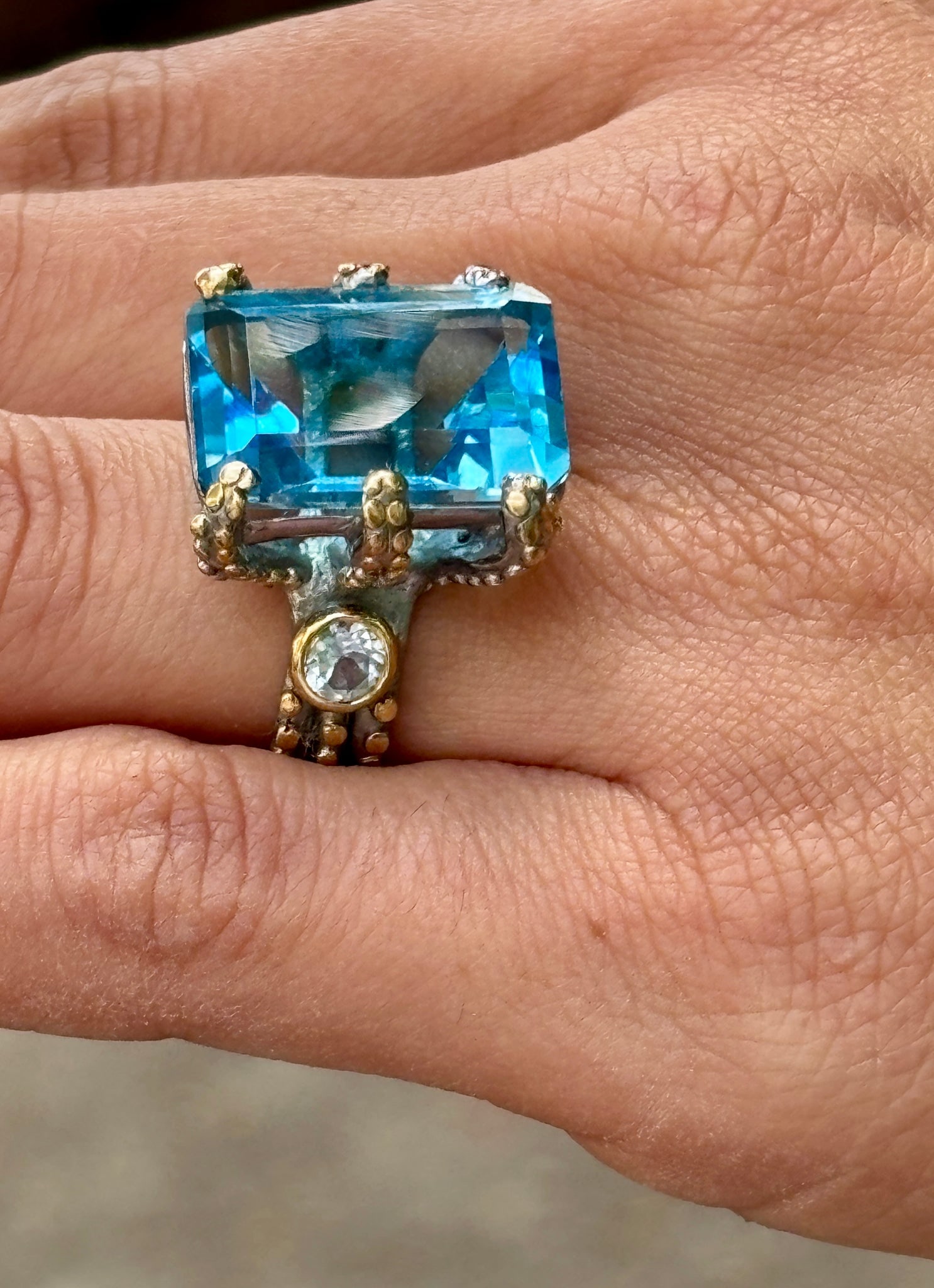Elegant Cocktail Ring of Swiss Topaz - 2