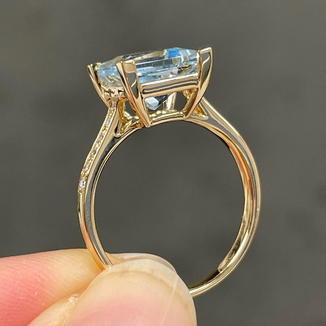 14K GOLD 2.4 CT NATURAL AQUAMARINE & DIAMOND RING - 4