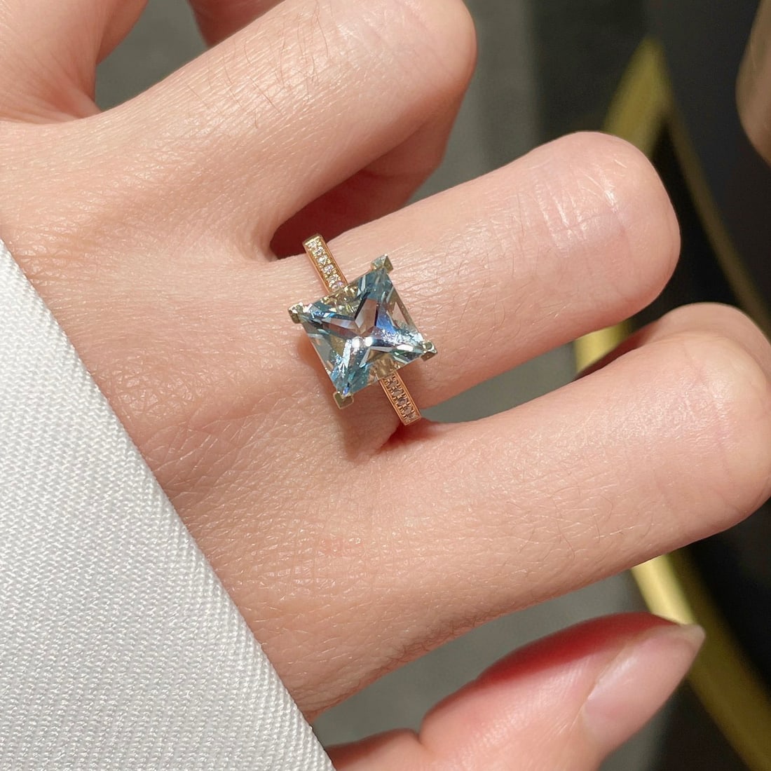 14K GOLD 2.4 CT NATURAL AQUAMARINE & DIAMOND RING - 5