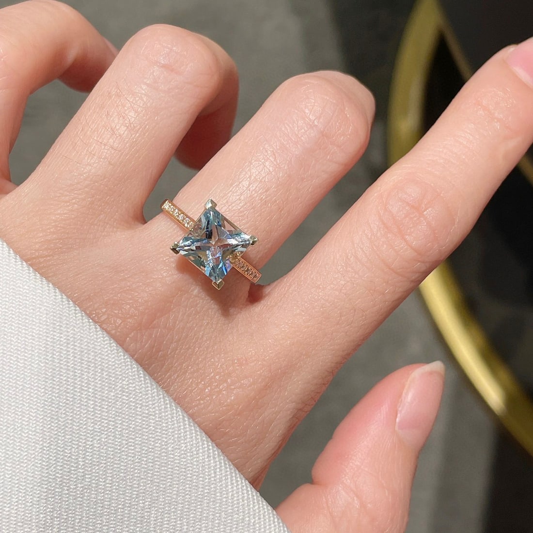 14K GOLD 2.4 CT NATURAL AQUAMARINE & DIAMOND RING - 6